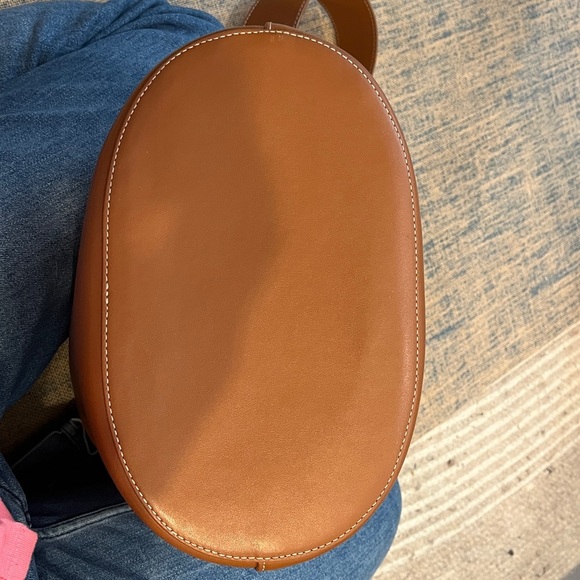 Lie Studio Norma Bucket Tote Bag Toffee Brown / Cognac - Picture 8 of 12